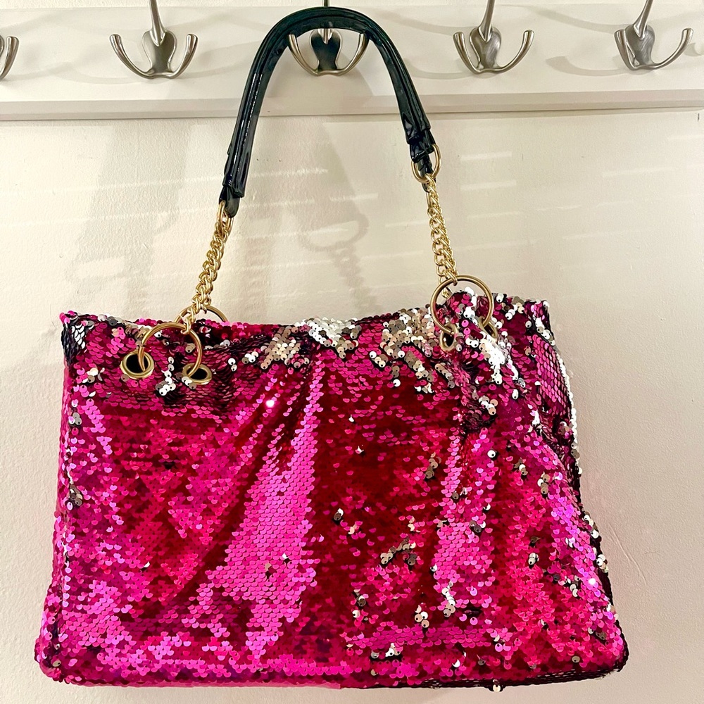 Hot Pink sequin handbag.